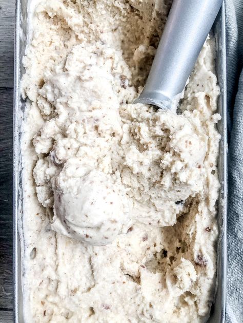 Raw Milk Ice Cream Recipe (Animal-Based, No Cook, No Eggs) Ash Eats, No Egg Ice Cream Recipe, Milk Ice Cream Recipe, Peach Freezer Jam, Pavlova Dessert, Mini Pavlova, Meringue Desserts, Pavlova Recipe, Lemon Blueberry Muffins