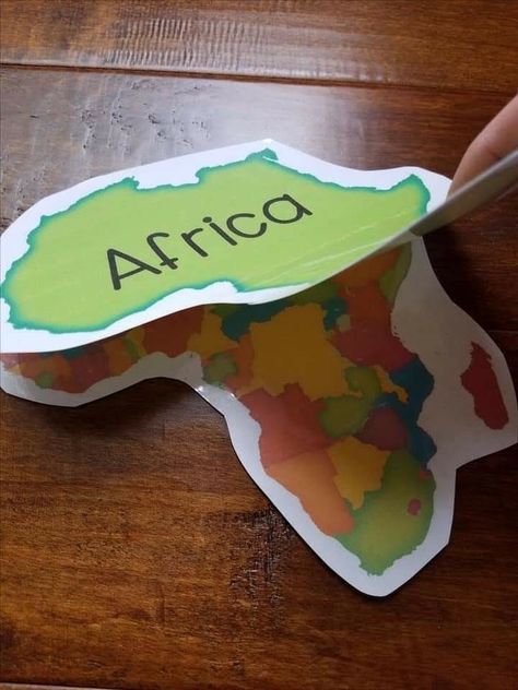 Kindergarten Social Studies Lessons, Continents Activities, Continents And Countries, Montessori Geography, Maluchy Montessori, Geography For Kids, Geography Activities, Kindergarten Social Studies, Sistem Solar