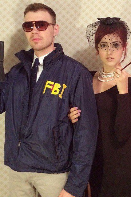 13 Clever DIY Costume Ideas From Popular TV Shows Easy Costume Ideas For Couples, Diy Halloween Costumes For Couples, Tv Character Costumes, Easy Costume Ideas, Diy Costume Ideas, Couples Costumes Creative, Movie Character Costumes, Costume Ideas For Couples, Celebrity Costumes