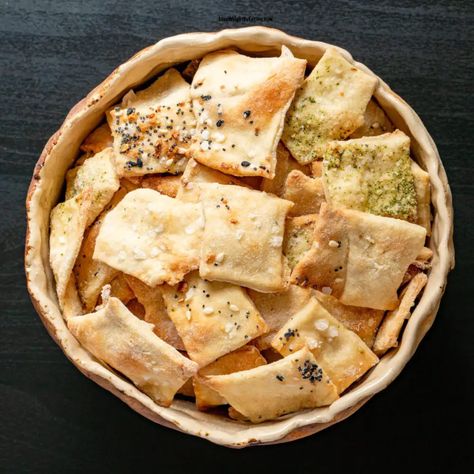 Savoury Low Calorie Snacks, Low Calorie Crackers Recipe, Low Cal Crackers, Bagel Garlic Bread, Easy Weight Watchers Meals, Low Calorie Crackers, Low Calorie Cheese, Crackers Appetizers, Weight Watchers Meals Dinner