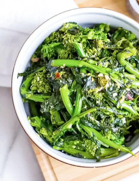 Rapini Recipes, Easy Veg Recipes, Italian Broccoli, Broccoli Rabe Recipe, Cook Broccoli, Broccoli Raab, Haddock Recipes, Capers Recipe, Yummy Vegetable Recipes