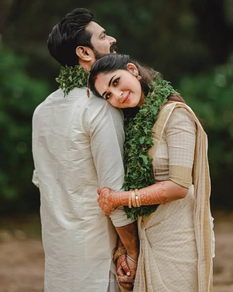 Awesome kerala wedding photography poses ideas for bride & groom | kerala wedding photoshoot South Indian Look Couple Photoshoot, Indian Wedding Couple Photography Poses Outdoor, Traditional Kerala Couple Photography, South Indian Wedding Photoshoot, Hindhu Engagement Kerala, Kerala Traditional Wedding Photography, South Indian Couple Poses, Kerala Wedding Poses, Kerala Bride Photoshoot