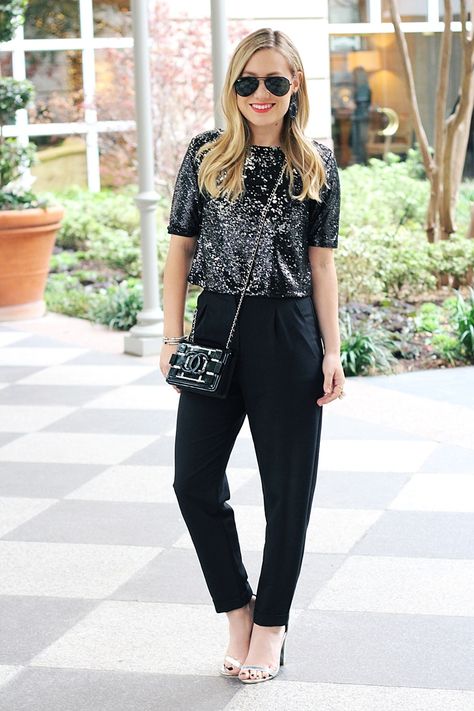 Holiday Sequins with Nordstrom // lomurphy.com Sequin Top Black Pants, 40th Outfits For Women Party, Black Sequin Top Outfit Party, Black Sparkle Top Outfit, Sparkling Outfit Party, Black Sequin Shirt Outfit, Glitter Shirt Outfit, Sequence Top Outfit, Black Sequin Top Outfit