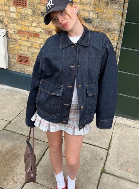 Dark Denim Jacket Outfit, Japan Outfits, Denim Jacket Outfit, Fall Lookbook, Fall Fits, Plaid Skirt, Casual Style Outfits, Lookbook Outfits, Fall Winter Outfits