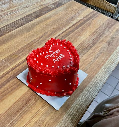 Cake decorating Valentines Cake Ideas Minimalist, Heart Aries Cake, Heart Birthday Cake Aries, Aries Baby Cake Aesthetic, Aries Cake Aesthetic, Aries Baby Cake, Aries Birthday Cake, Astrology Cake, Aries Cake