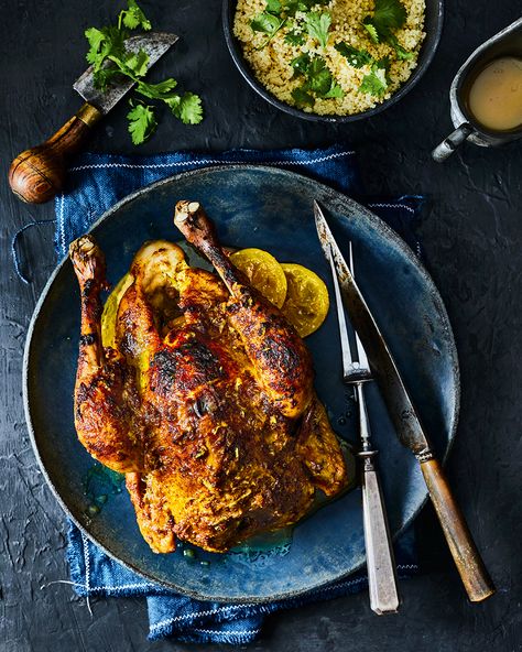 Whole baked chicken with North African spices - delicious. magazine Roasted Chicken Recipes, Dinner Party Main Course, Chicken In A Pot, Moroccan Chicken Recipe, Whole Baked Chicken, African Spices, Bake Chicken, Course Ideas, Moroccan Chicken