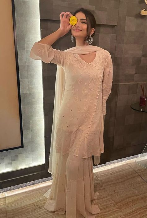 White Desi Outfit Aesthetic, White Kurta Ideas, Lakhnawi Kurti, Chickenkari Suits, Sharara Ideas, White Sharara, Palak Tiwari, Desi Fits, Sharara Suits