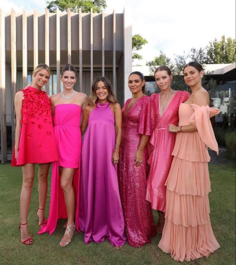 Hot Pink Bridesmaids, Dress Code Wedding, Group Of Women, Mismatched Bridesmaids, Guest Attire, Wedding Guest Looks, Wedding Attire Guest, Wedding Mood, Mode Inspo