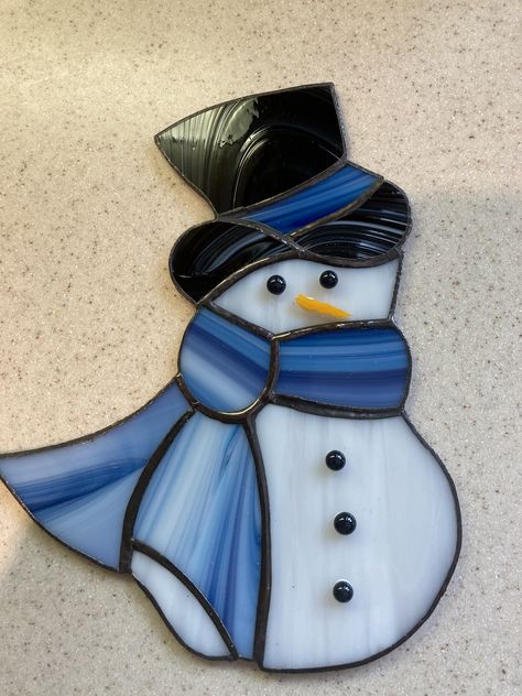 Tiffany Snowman, Tiffany Snow Man, Stained Glass Snowman Pattern, Winter Stained Glass Craft, Stained Glass Snowman Ornaments, Stainglass Ideas, Stained Glass Snowman, Snowmen Crafts, Stained Glass Candles