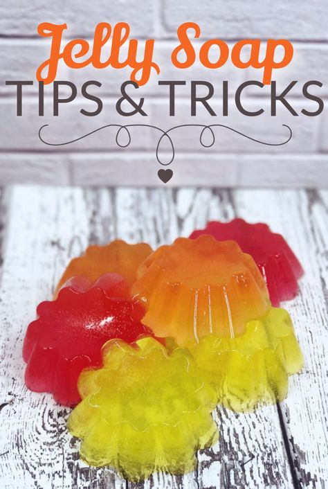 Jelly soap: tips and tricks – In My Soap Pot Soap Jellies Diy Recipe, Jelly Soap Diy, Jelly Soap Recipes, Soap Jellies, Bath Jellies, Shower Melts, Diy Jelly, Lotion Bars Recipe, Easy Soap Recipes