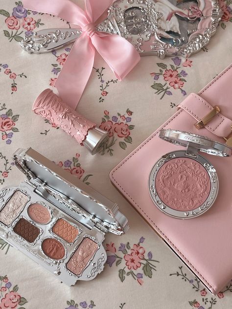 Flower Knows, Pretty Pink Princess, Cheap Makeup, Fancy Makeup, Pink Girly Things, Pink Vibes, Princess Aesthetic, Pink Makeup, Makeup Items