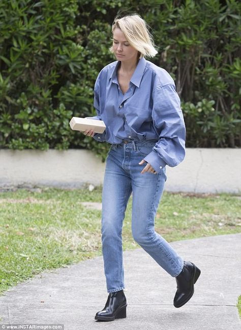 Lara Bingle Style, Texas Tuxedo, Denim On Denim Outfit Winter, Lara Jean Covey Outfits, Denim Outfit Winter, Lara Worthington Style, Marta Ortega, Lara Bingle, Lara Worthington