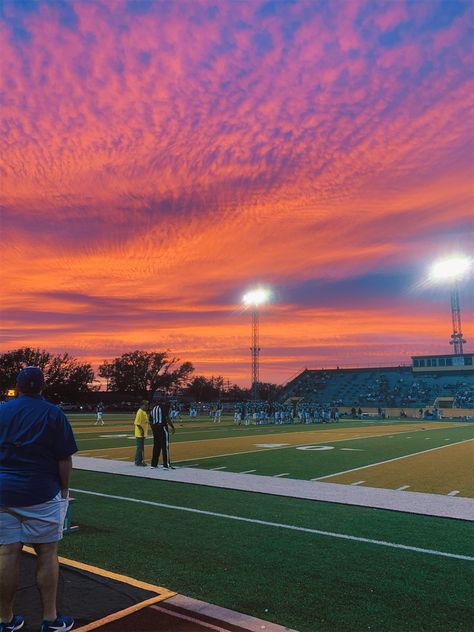 Sunset Football Field Aesthetic, Preppy Football, Football Sunset, Football Field Aesthetic, Flag Football Aesthetic, Football Is Life, Flag Football, Soccer Games, Junior Year