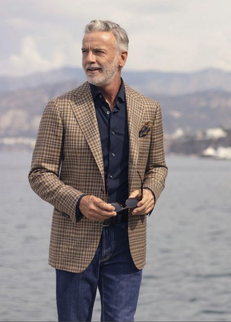 Summer Gentleman Outfit, Italian Casual Style Men, Italian Gentleman Style, Italian Men Fashion, Shirt And Pants Combinations For Men, Italian Style Men, Brown Blazer Men, Sports Coat And Jeans, Italian Mens Fashion