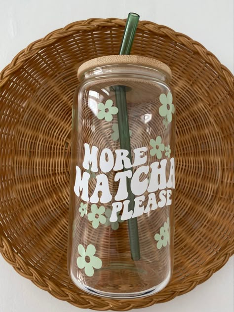 Plastic Cup Design Ideas, Aesthetic Glass Cups, Aesthetic Cricut Projects, Vasos Aesthetic, Business Sayings, Plastic Cups Design, Yucaipa California, Matcha Iced, Teckwrap Craft