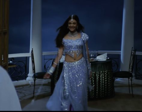 light blue sparkly pretty legenga aishwariya rai old desi 90s beautiful Dil Ka Rishta, Lehenga Blue, 90s Bollywood Fashion, Best Indian Wedding Dresses, Desi Fits, Neeta Lulla, Bollywood Dress, Bollywood Lehenga, Desi Wear