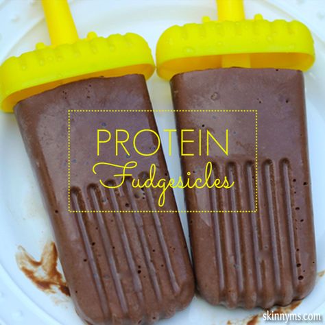 Protein Fudgesicles Protein Fudgesicles, Cream Popsicle Recipes, Healthy Fudgesicles, Protein Popsicles, Ice Cream Popsicle, Clean Dessert, Cold Treats, Peanut Butter Protein, Healthy Peanut Butter