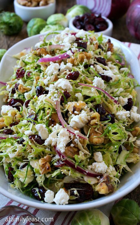 Brussels Salad, Shaved Brussel Sprouts, Brussels Sprout Salad, Sprout Salad, Sprouts Salad, Brussels Sprout, Easy Salad, Brussel Sprout Salad, Walnut Salad