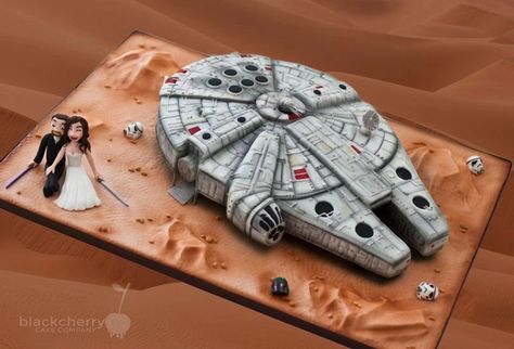 ALTERNATIVE WEDDINGS Black Cherry Cake, Millennium Falcon Cake, Geek Wedding Cake, Blue Orange Weddings, Alternative Wedding Cakes, Movie Cakes, Superhero Cartoon, White Cakes, Star Wars Wedding