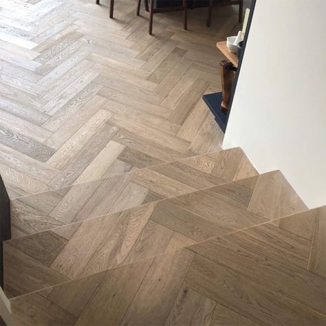 Herringbone Floor Pattern, Wood Floor Stairs, Engineered Parquet Flooring, Chevron Parquet, Herringbone Hardwood Floors, Parquet Wood Flooring, Flooring Parquet, Flooring Pattern, Timber Floor