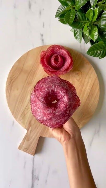 How to make salami rose in champagne glas 🌹#tutorial #tipsandtricks #shortvideo #valentine Salami Roses How To, How To Make Salami, Salami Rose, Christian Christmas Decorations, Christmas Candy Gifts, Boards Ideas, Easter Greetings Messages, Fun Christmas Activities, Christmas Centerpieces Diy