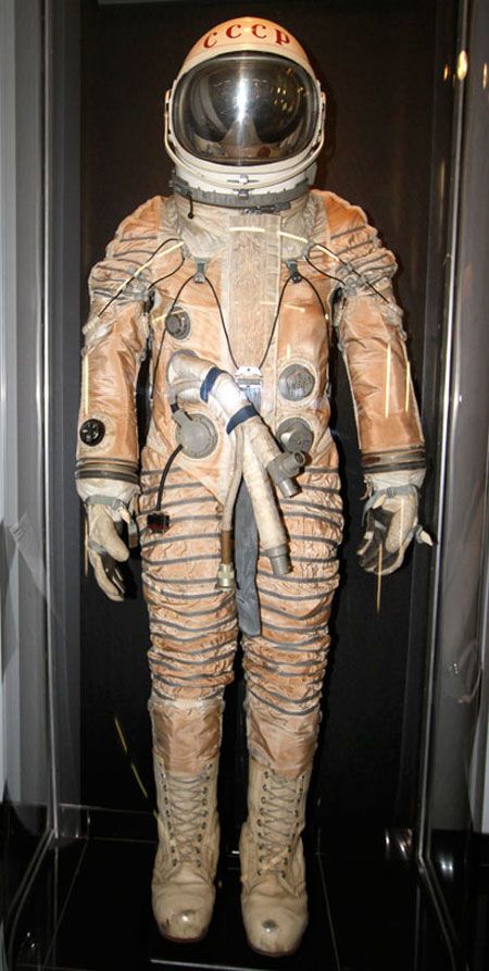 Russian Spacesuit Astronaut Suit, Space Suits, Space Fashion, Major Tom, Space Race, Arte Cyberpunk, Space Program, Space Suit, Space Nasa