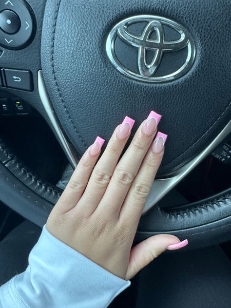 White Short Homecoming Dress, Pink Acrylic Nails V Tip, Summer Nail Inspo Coffin Medium, Pink And White Acrylic Nails With Design French Tips, White And Pink French Tip, French Tip With Pink Line, Pink French Tip Nails With White Line, Pink Mid Length Nails, Medium French Tip Acrylic Nails Pink