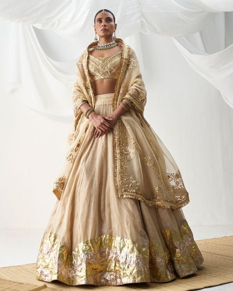 Gota Patti Lehenga, Bridal Suits, Blouse Lehenga, Gold Lehenga, Black Kurta, Raw Silk Lehenga, Anamika Khanna, Diana Penty, Traditional Indian Outfits