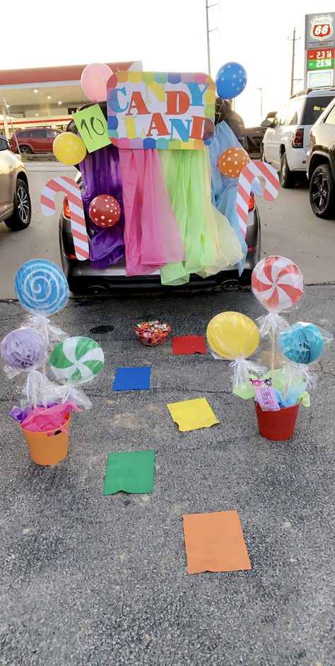 Candy Land Costumes, Trunker Treat Ideas, Candy Decorations Diy, Candy Land Birthday Party, Holiday Party Themes, Candyland Birthday, Candyland Party, Candy Theme, Candy Decorations