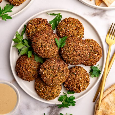 Tofu Falafel, Falafel Patties, Baked Beetroot, How To Make Falafel, Falafel Burgers, Baked Falafel, Vital Wheat Gluten, Oil Free Vegan, Drying Dill