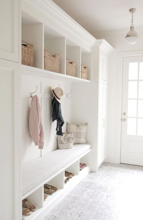 27 Easy Small Entryway Ideas Guaranteed To Make Your Space Look Bigger White Mudroom, House Mudroom, Boot Rooms, Vstupná Hala, Mudroom Remodel, Vineyard House, Rocky Hill, Mudroom Ideas, Mudroom Entryway