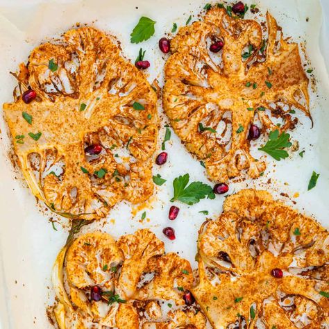 Cauliflower Steaks Vegetable Casseroles, Cauliflower Steak, Roasted Cauliflower Steaks, Grilled Cauliflower, Lemon Garlic Pasta, Oven Air Fryer, Peanut Sauce Recipe, Cauliflower Steaks, Garlic Pasta