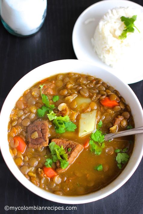 Lentils and Beef Soup (Sopa the lentejas con carne) From:  myclombianrecipes.com By  Erica Dinho Columbian Recipes, Ecuadorian Food, Hearty Lunch, Cold Weather Food, Colombian Food, Lentil Soup Recipes, Soup And Stew, Beef Soup, Bowl Of Soup