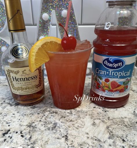 Mix Drinks Alcoholic, Alcoholic Drinks Rum, Shots Alcohol Recipes, Drinks Alcohol Recipes Easy, Pink Whitney, Fun Drinks Alcohol, Pretty Alcoholic Drinks, Birthday Drinks, Yummy Alcoholic Drinks