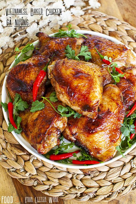 Chicken Roti, Easy Vietnamese Recipes, Vietnamese Grilled Pork, Boiled Chicken Recipes, Vietnamese Chicken, Baked Chicken Recipe, Chicken Wing Recipes Baked, Boiled Chicken, Asian Inspired Recipes