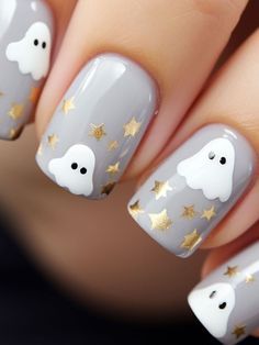 Fun Halloween Nail Designs, Halloween Manicure Short Nails, Halloween Nails Simple Short, Pink Ghost Nails, Cute Halloween Nails Short, Pastel Halloween Nails, Ghost Nail Designs, Ghost Halloween Nails, White Halloween Nails