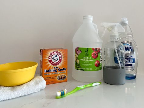 Simple homemade grout cleaner DIY to whiten yellowing grout | Building Bluebird Grout Cleaner Diy, Shower Grout Cleaner, Grout Cleaning Diy, Diy Grout Cleaner, Homemade Grout Cleaner, Diy Vinegar, Diy Grout, Shower Grout, Vinegar Cleaner