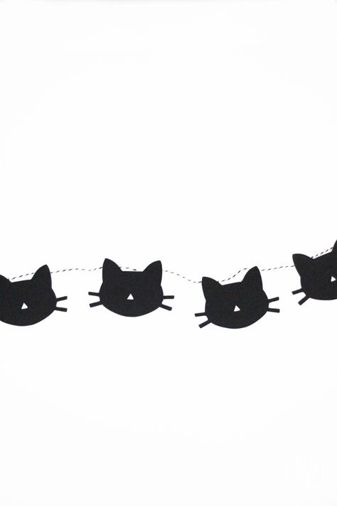 DIY Cat Garland + FREE Printable! – Destination Nursery Cat Garland Diy, Cat Garland Printable, Chat Paper Decoration Ideas, Black Cat Pattern, Cat Themed Parties, Cat Template, Cat Printable, Modern Halloween, Halloween Garland