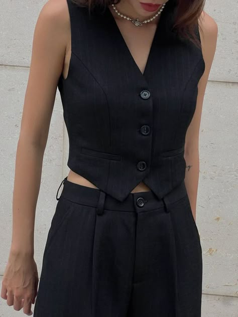 Suit Vest For Women, Vest Top Outfits, All Black Outfit Casual, Black Outfit Casual, Vest Outfit Women, Outfit Trousers, Summer 2 Piece Outfits, Waistcoat Outfit, Women Waistcoat