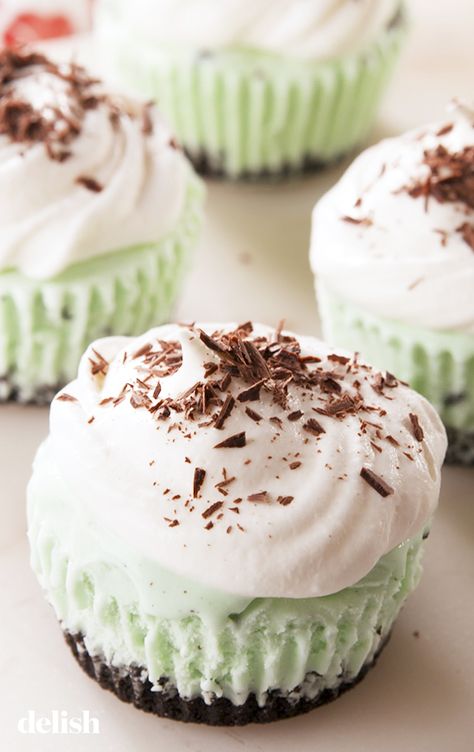 Mint Chip Ice Cream Cups are like fun size ice cream cakes. Get the recipe at Delish.com. #recipe #easy #easyrecipes #delish #icecream #dessert #summer #mint #mintchip #chocolate #oreo #nobake #whippedcream Mint Chip Ice Cream Cake, Desert Easy, Mint Desserts, Mint Chip Ice Cream, Ice Cream Cakes, Ice Cream Cups, Ice Cream Cupcakes, Chocolate Oreo, Cream Cakes