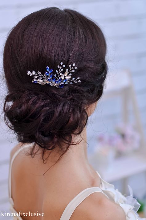 Royal blue wedding comb Sapphire jewelry Something blue for Blue Hair Accessories Wedding, Blue Bridal Hair Accessories, Blue Hair Piece Wedding, Elegant Blue Hair Accessories For Evening, Sapphire Hair Piece, Bridal Halo Headpiece, Royal Blue Hair, Blue Wedding Hair, Gold Hair Comb Wedding