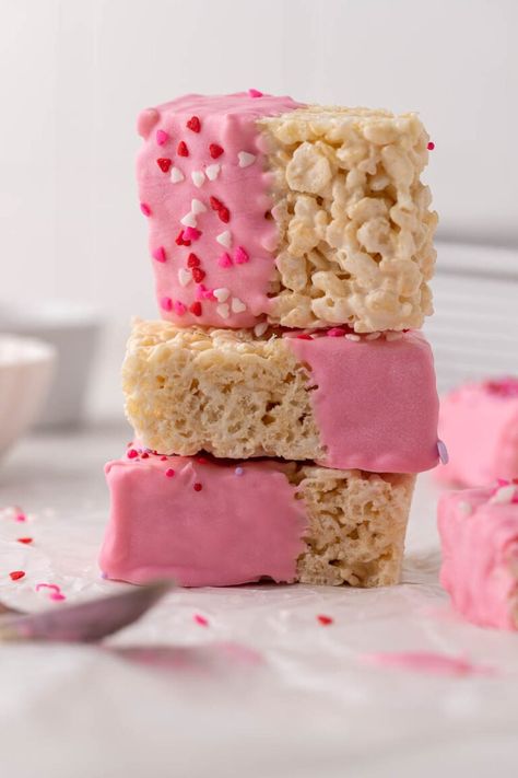 These Valentine's day chocolate coated rice Krispie treats are the cutest sweet treats ever to make for holidays. Of course, you can change up the color of the candy melt coating to fit any celebration and time of year. The post The best Chocolate Coated Rice Krispie Treats appeared first on Lifestyle of a Foodie. Making Rice Crispy Treats, Chocolate Dipped Rice Krispie Treats, Choco Jar, Chocolate Rice Crispy, Chocolate Rice Krispies, Lifestyle Of A Foodie, Candy Melt, Chocolate Dipped Treats, Krispie Treats Recipe