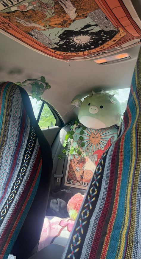 Aesthetic Car Inside, Combi Hippie, Car Inside, Car Interior Diy, Hippie Car, Cars Aesthetic, Girly Car Accessories, Inside Car, Car Deco