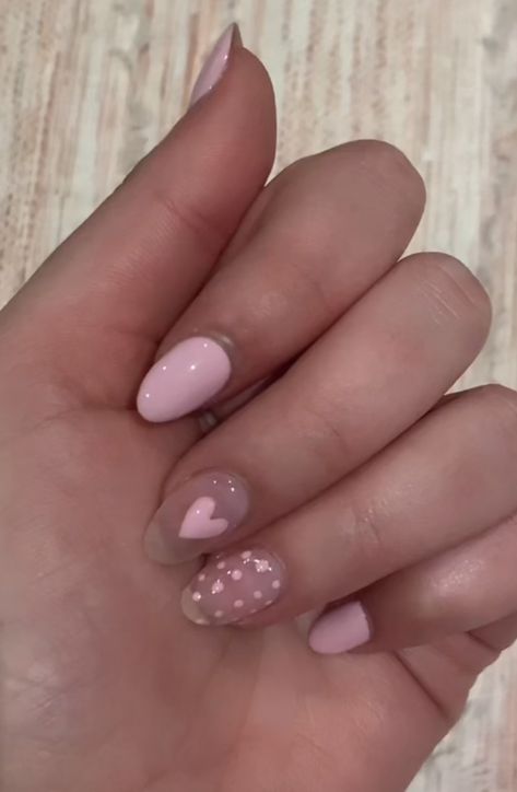 Short Soft Nails, Coquette Nail Inspo Short, Acrylic Nail Designs Round, Valentines Pedicure Toenails, Coquette Nails Short, Short Kawaii Nails, Kawaii Nails Short, Pink Short Nails Ideas, Coquette Aesthetic Nails