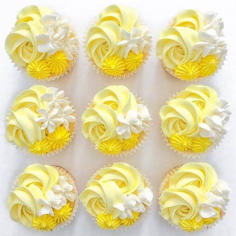 The Cake Castle-Bakers Mansion shared a post on Instagram: “Lemon Cupcakes with Vanilla Buttercream Frosting 😍😙 Follow👉 @thecakecastle_bakersmansion Right…” • Follow their account to see 1,565 posts. White And Yellow Cupcakes, Yellow Frosted Cupcakes, Pastel Yellow Cupcakes, Lemon Cupcakes Decoration, Lemon Theme Cupcakes, Yellow Cupcakes Ideas, Lemon Cup Cakes, Lemon Cupcake Decorating Ideas, Sunshine Cupcakes Ideas