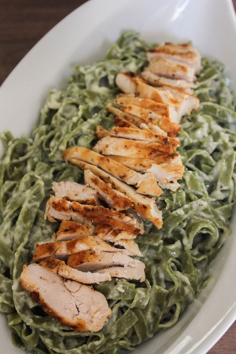 Spinach Fettucine, Fetuchini Alfredo, Chicken Fettucine, Spinach Fettuccine, Fettuccine Recipes, Italian Pasta Recipes, Italian Foods, Fettuccine Alfredo, The Chef