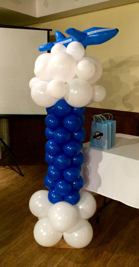 Plane Centerpiece Party Ideas, Travel Balloons Decoration, Airplane Balloon Garland, Airplane Balloon, Airplane Birthday Decorations, Airplane Birthday Party Decorations, Plane Party, Old Man Birthday, Planes Party