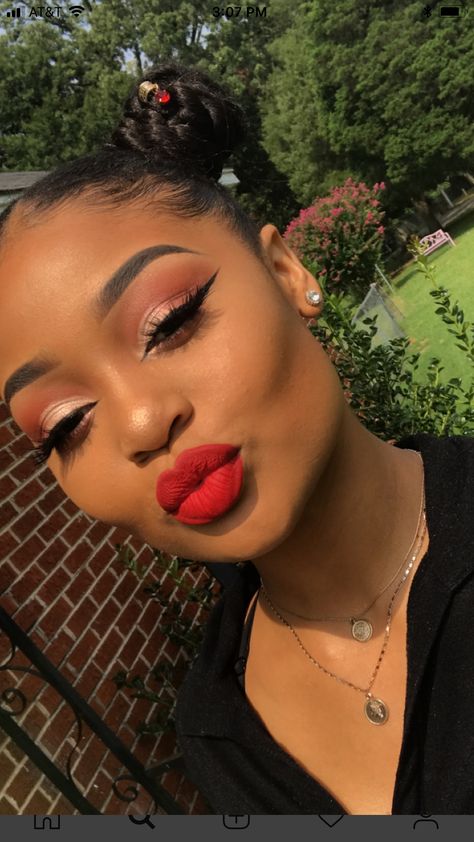 Makeup Ideas For Red Dress Black Women, Red Eyeshadow On Black Women, Red Eyeshadow Dark Skin, Red Makeup On Black Women, Red Makeup Dark Skin, Natural Makeup With Red Eyeshadow, Orange Makeup Black Women, Orange Eyeshadow Looks Black Women, Red Eyeshadow Looks Black Women