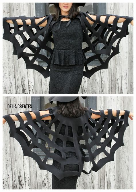 No-Sew Halloween Spiderweb Cape TUTORIAL Spider Web Costume, Diy Fantasia, Cape Tutorial, Dekorasi Halloween, For Couples, Halloween 11, Bat Costume, Diy Kostüm, Hallowen Costume