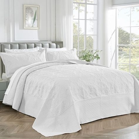 Amazon.com: ENJOHOS California King White Quilt Set, Oversized King Bedspread 120x120, Extra Lagre King Size Quilts for Bed, Lightweight Reversible Microfiber 3Pieces Cal King White Coverlet : Home & Kitchen King Bedspreads, King Size Quilts, King Quilts, California King Quilts, White Coverlet, Bedspreads Comforters, King Quilt Sets, Unique Bedding, Bed Comforter Sets